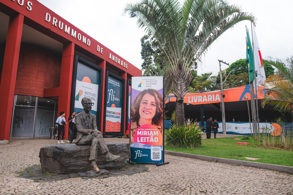 Fachada Livraria Flitabira. Foto: @altereis_9669